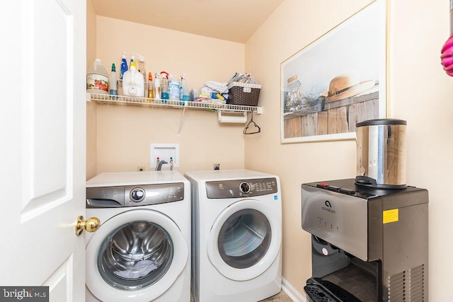 18 Ebb Tide Ct, Ocean Pines, MD 21811 - laundry room featuring washing machine and clothes dryer