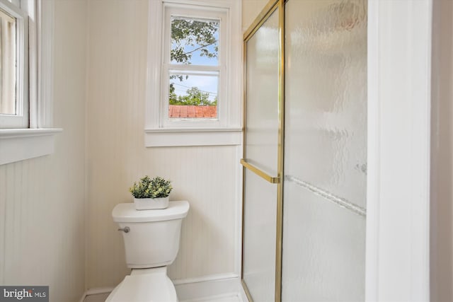 501 Park Row Pl, Harpers Ferry, WV 25425 - bathroom with a shower stall, toilet, and baseboards