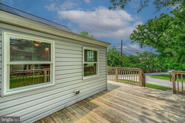 806 Frailey Rd, Emmitsburg, MD 21727 - view of wooden deck