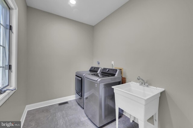 4 Stults Dr, Plainsboro, NJ 08536 - laundry room with washer and dryer and baseboards