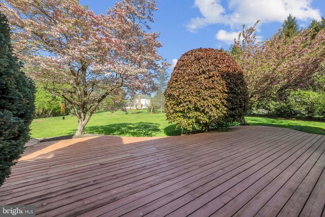 4 Stults Dr, Plainsboro, NJ 08536 - deck with a yard