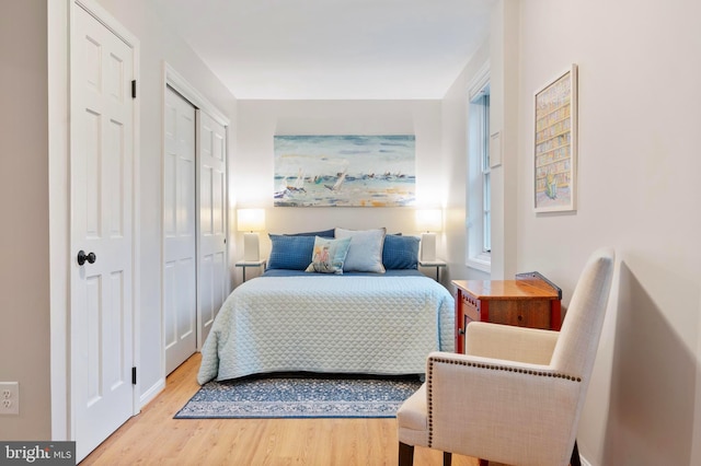 902 Emerald Dr, Alexandria, VA 22308 - bedroom featuring wood finished floors