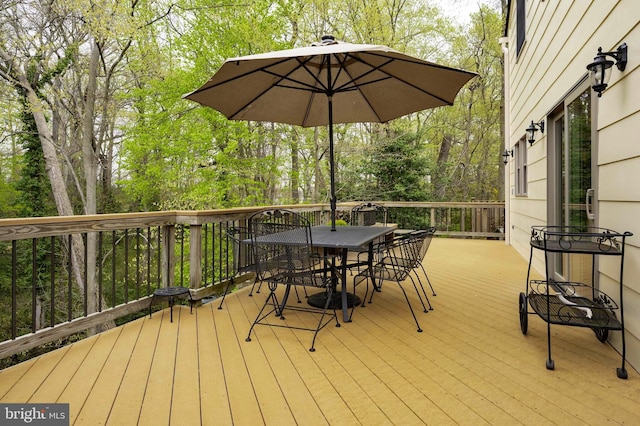 902 Emerald Dr, Alexandria, VA 22308 - deck with outdoor dining area