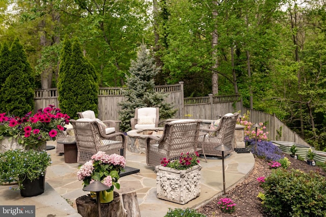 902 Emerald Dr, Alexandria, VA 22308 - view of patio featuring fence