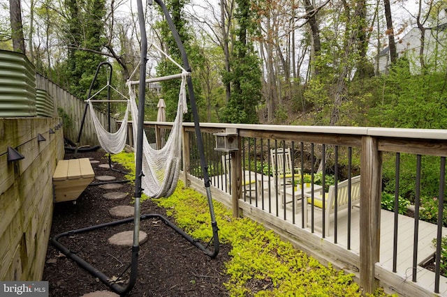902 Emerald Dr, Alexandria, VA 22308 - view of yard with view of scattered trees