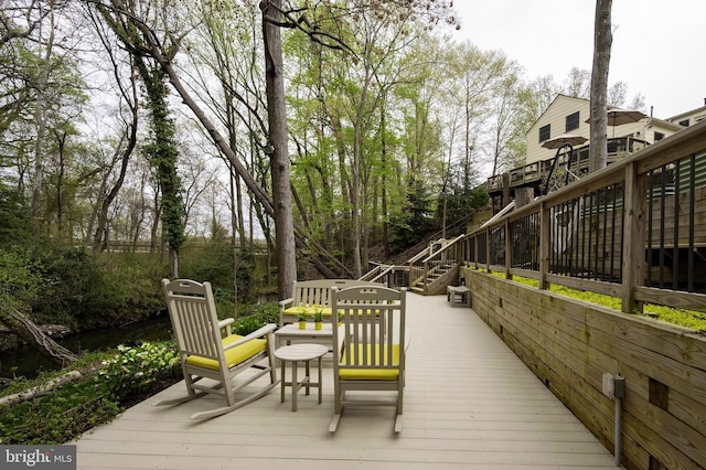 902 Emerald Dr, Alexandria, VA 22308 - deck with stairs