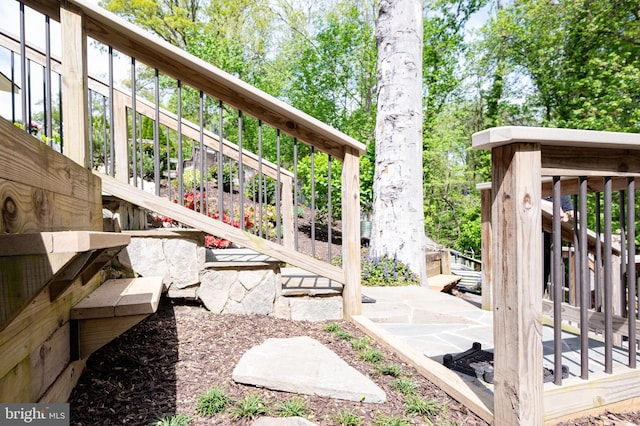 902 Emerald Dr, Alexandria, VA 22308 - view of yard featuring stairway