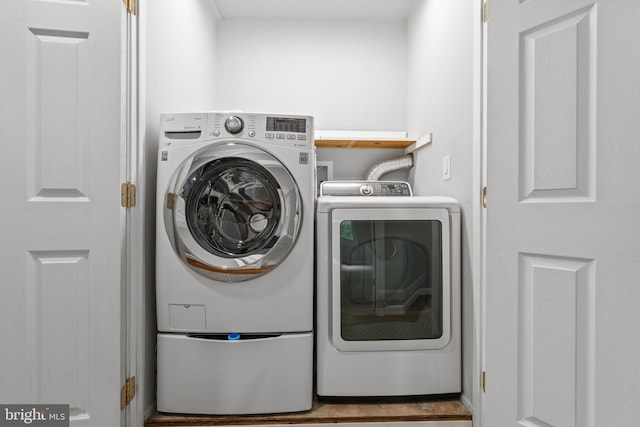 502 Pride Of Baltimore Dr, Arnold, MD 21012 - washroom with washer and clothes dryer
