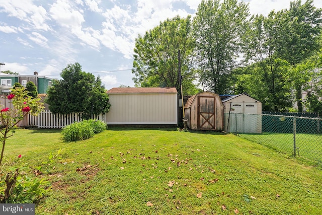 310 Passmore St, Philadelphia, PA 19111 - view of yard