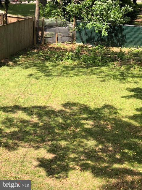 3812 Gwynn Oak Ave, Baltimore, MD 21207 - view of yard
