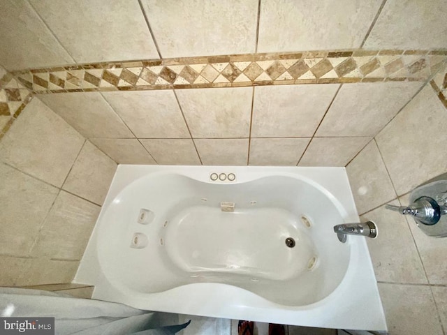 2624 Redcoat Dr Unit 2B, Alexandria, VA 22303 - bathroom view of a jetted tub