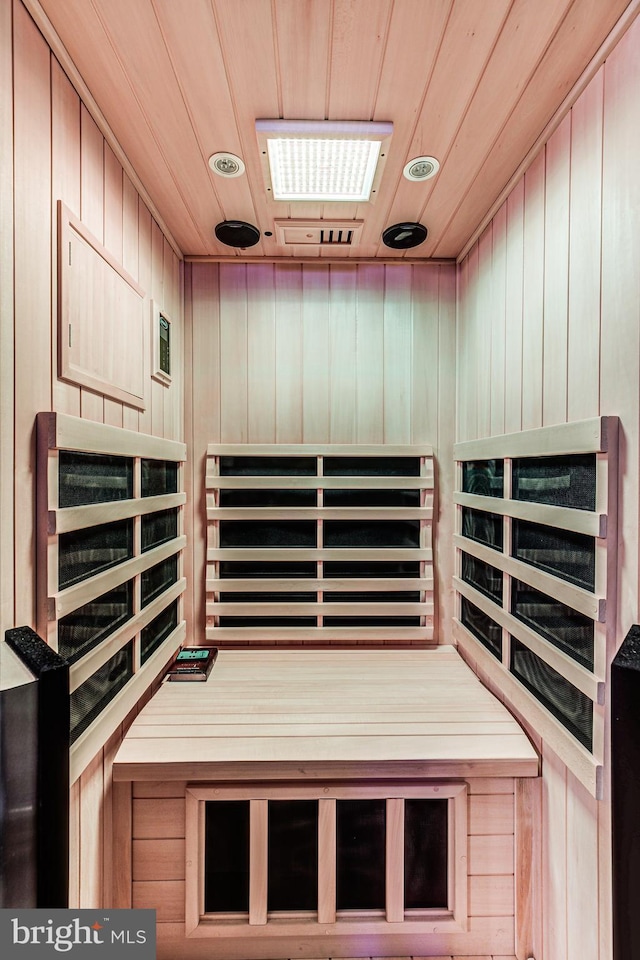 7140 Poole Jones Rd, Frederick, MD 21702 - relaxing sauna with wooden ceiling and wooden walls