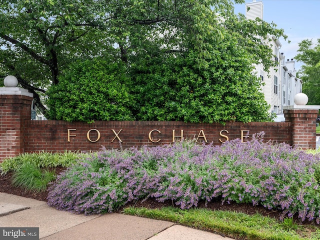 1110 Huntmaster Ter NE Unit 302, Leesburg, VA 20176 - view of community / neighborhood sign