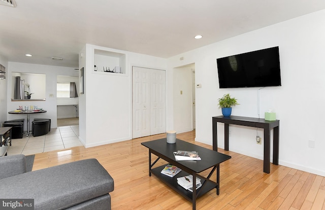 13 Dorset Dr, Ewing, NJ 08618 - living room featuring light wood-style flooring, recessed lighting, and baseboards