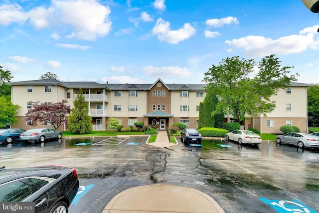 521 Paoli Pointe Dr Unit 521-U, Paoli, PA 19301 - view of property with uncovered parking and a residential view