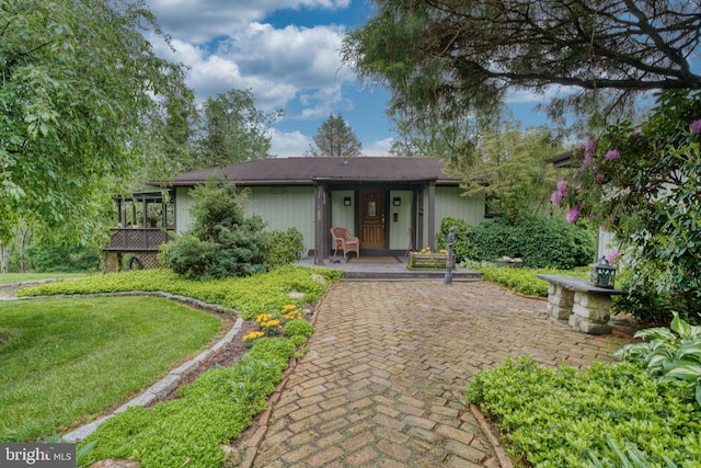 3012 Duncan Rd, White Hall, MD 21161 - ranch-style house with a front yard