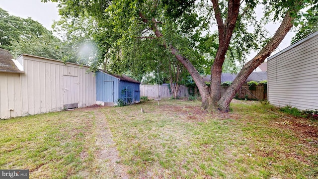 504 SE Front St, Milford, DE 19963 - view of yard featuring an outdoor structure