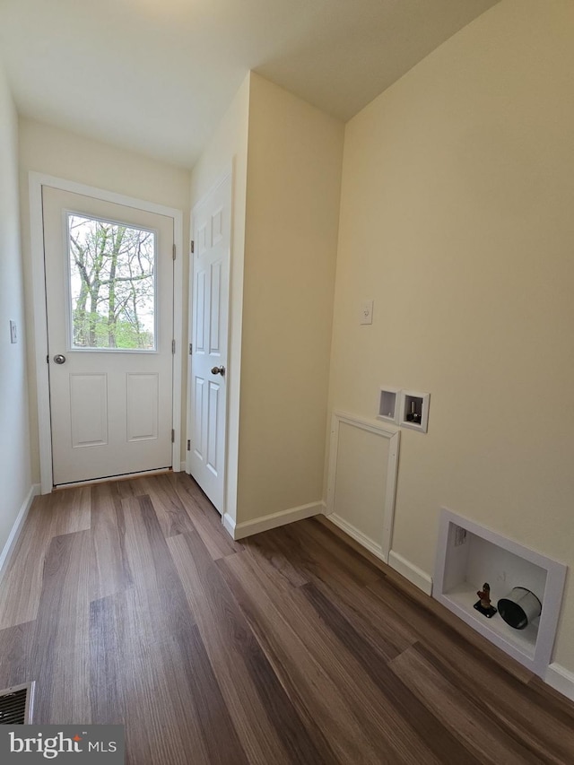 213 Newport Rd, Millville, NJ 08332 - clothes washing area with dark wood finished floors, hookup for a washing machine, and baseboards