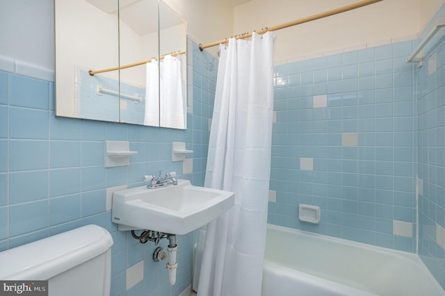 1616 S Oakland St, Arlington, VA 22204 - full bathroom with tile walls, toilet, shower / bath combo, and a sink