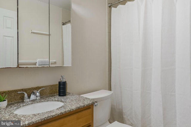 3702 Forest Grove Dr, Annandale, VA 22003 - bathroom featuring vanity, toilet, and a shower with curtain