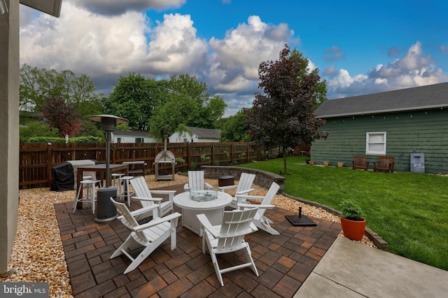 view of patio featuring a fire pit