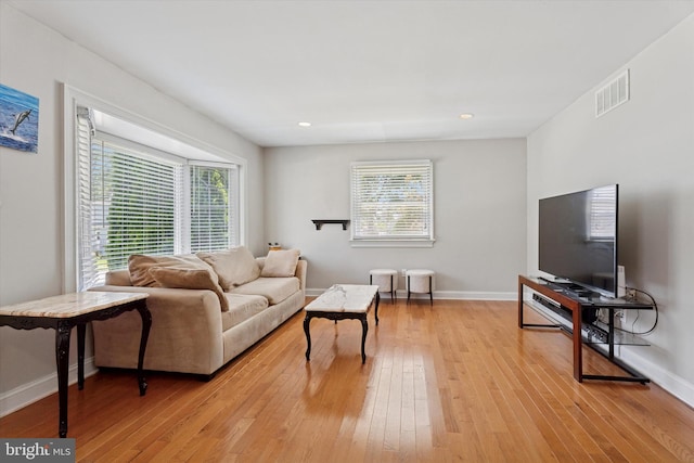 1558 Lukens Ave, Abington, PA 19001 - living room featuring light wood finished floors, baseboards, and recessed lighting
