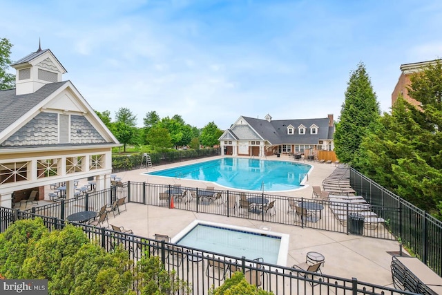 232 Urban Ave Unit 232, Gaithersburg, MD 20878 - community pool with fence and a patio