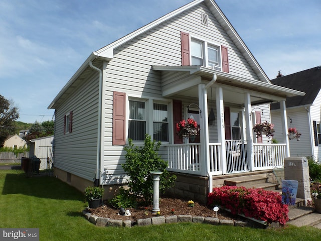 1215 Easton Rd, Hellertown, PA 18055 - bungalow with covered porch