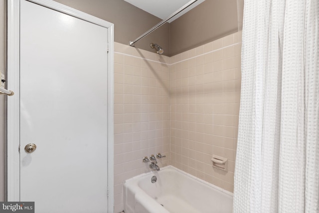 60 S Forge Manor Dr, Phoenixville, PA 19460 - full bath with shower / bath combo with shower curtain