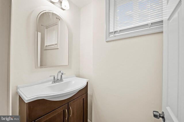901 W Barre St, Baltimore, MD 21230 - bathroom featuring vanity
