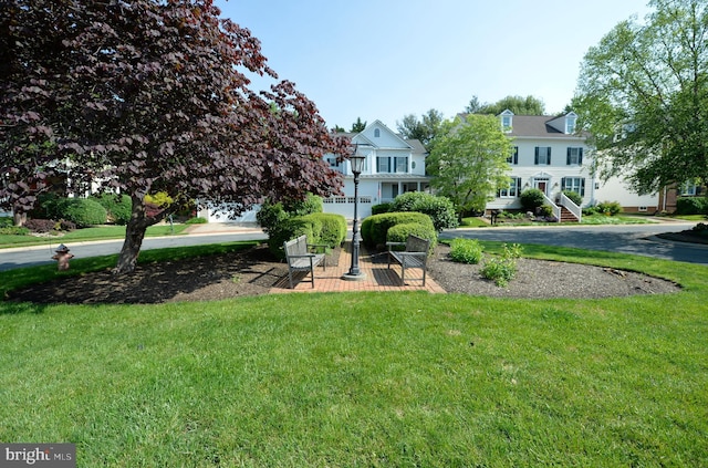 view of grassy yard