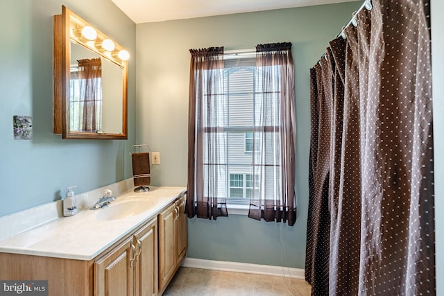 260 Shirley Ln, Pennsburg, PA 18073 - full bath with vanity and baseboards