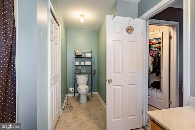 260 Shirley Ln, Pennsburg, PA 18073 - full bathroom with a closet, toilet, baseboards, and vanity