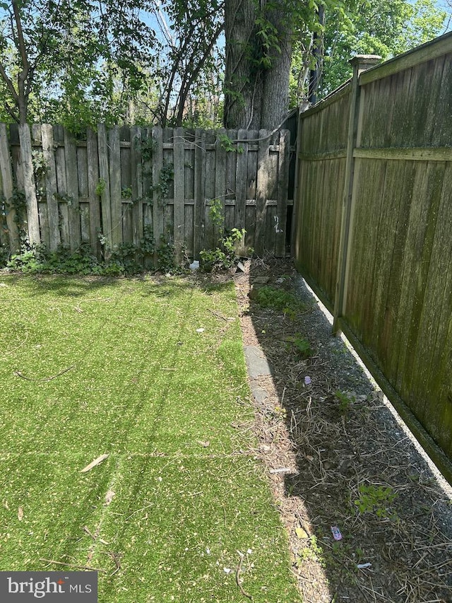 314 W State St, Trenton, NJ 08618 - view of yard