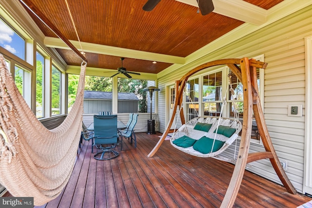 deck with a ceiling fan and outdoor dining space