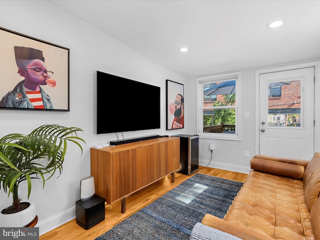 418 E Lanvale St, Baltimore, MD 21202 - living area featuring light wood-type flooring, baseboards, and recessed lighting