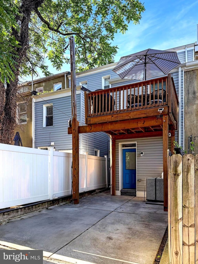 418 E Lanvale St, Baltimore, MD 21202 - back of house with a patio