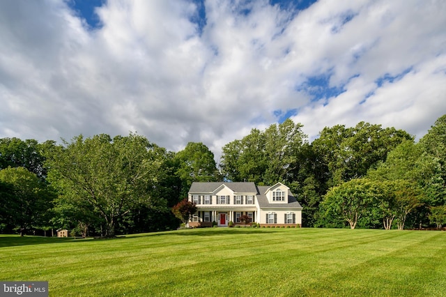 9609 Low Meadow Dr, Gaithersburg, MD 20882 - colonial-style house with a front yard