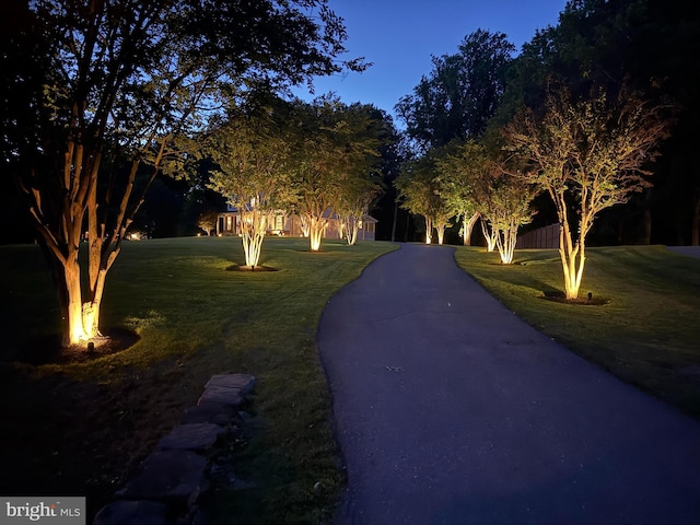 9609 Low Meadow Dr, Gaithersburg, MD 20882 - surrounding community with a yard