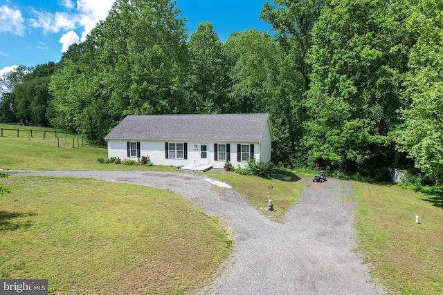 view of front of property with driveway