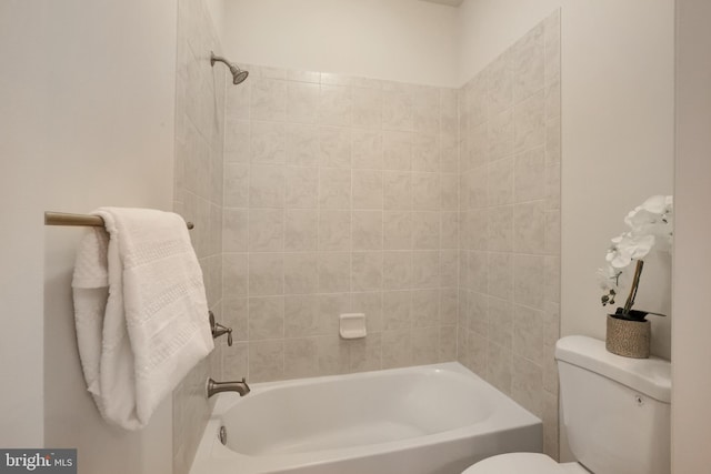 full bath featuring toilet and shower / bath combination