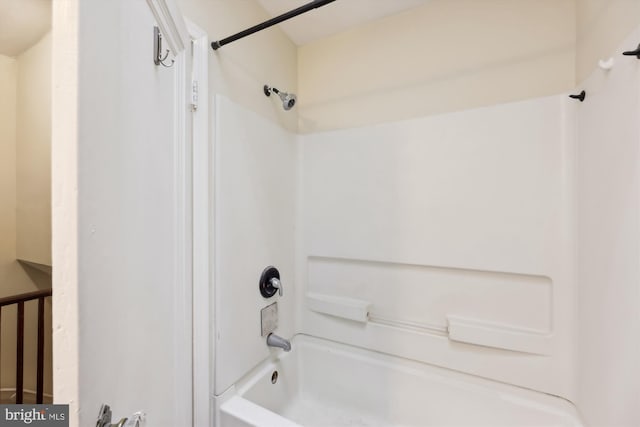 bathroom featuring shower / tub combination