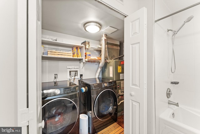124 Fort Evans Rd SE Unit B, Leesburg, VA 20175 - laundry room featuring independent washer and dryer