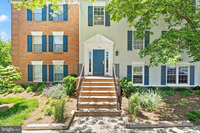 124 Fort Evans Rd SE Unit B, Leesburg, VA 20175 - view of front facade featuring brick siding