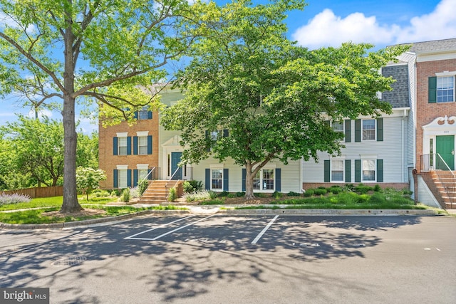 124 Fort Evans Rd SE Unit B, Leesburg, VA 20175 - view of property featuring uncovered parking