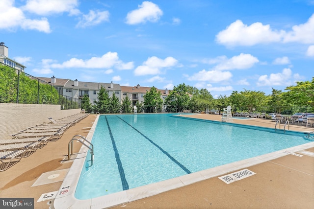 124 Fort Evans Rd SE Unit B, Leesburg, VA 20175 - community pool with a patio