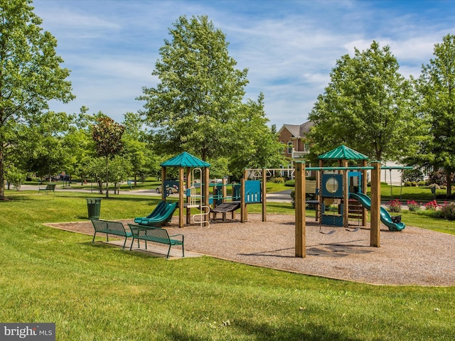 15 Wagon Shed Ln, Middletown, MD 21769 - communal playground featuring a lawn