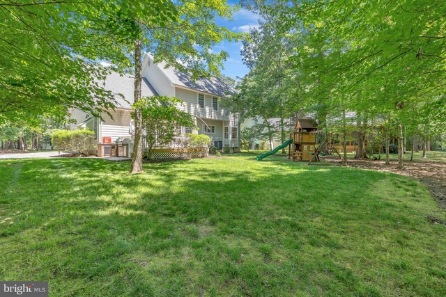14745 Jennifer Ct, Issue, MD 20645 - view of green lawn