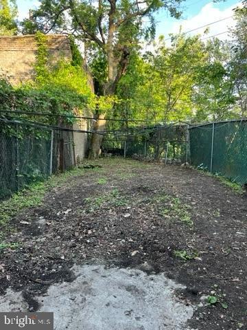 4712 Woodland Ave, Philadelphia, PA 19143 - view of yard featuring fence