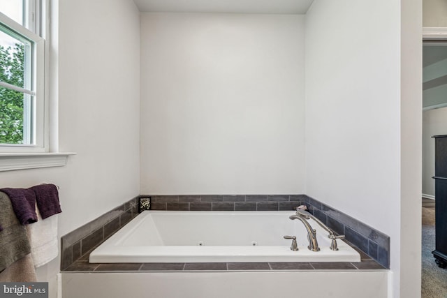 1723 Magnolia Ct, Garnet Valley, PA 19060 - bathroom featuring a whirlpool tub